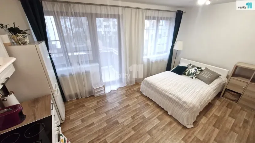 Pronájem bytu 1+kk, Praha - Hostivař, Vladycká, 33 m2