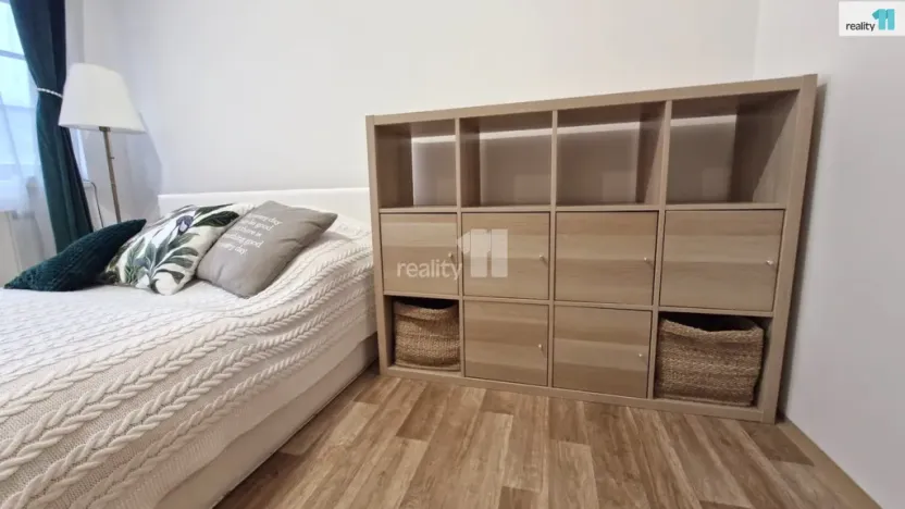 Pronájem bytu 1+kk, Praha - Hostivař, Vladycká, 33 m2