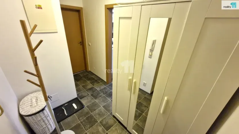 Pronájem bytu 1+kk, Praha - Hostivař, Vladycká, 33 m2