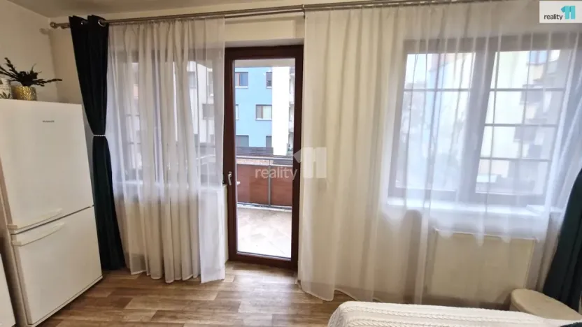 Pronájem bytu 1+kk, Praha - Hostivař, Vladycká, 33 m2