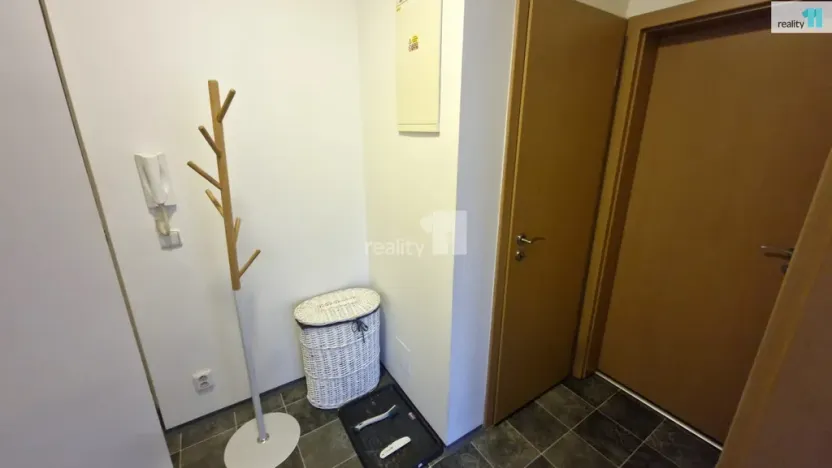 Pronájem bytu 1+kk, Praha - Hostivař, Vladycká, 33 m2