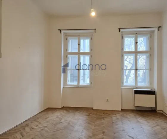 Pronájem bytu 1+kk, Praha, Spálená, 30 m2