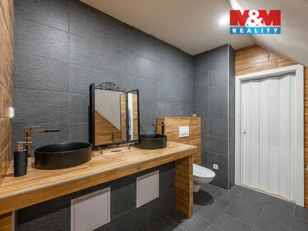 Prodej rodinného domu, Zvěstov, 217 m2