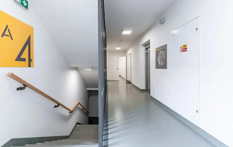 Pronájem bytu 1+kk, Praha - Karlín, Sokolovská, 38 m2