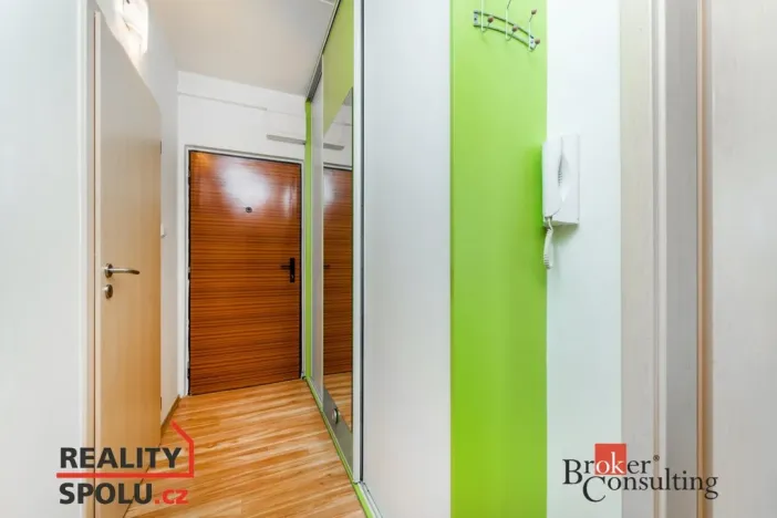 Prodej bytu 2+kk, Pardubice - Zelené Předměstí, nábřeží Závodu míru, 40 m2