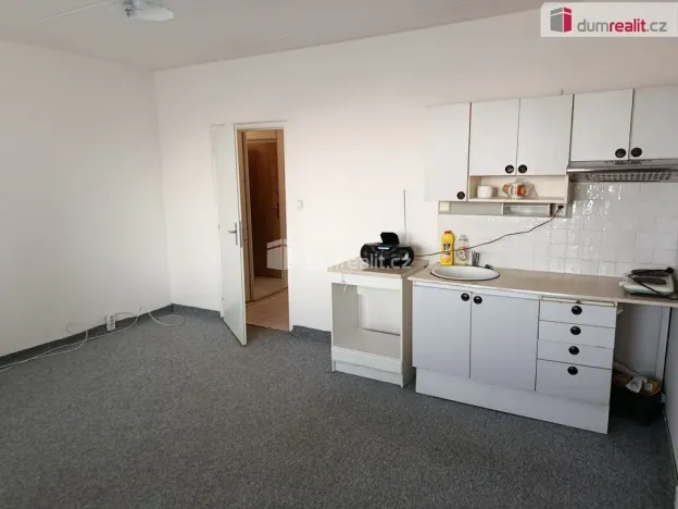 Pronájem bytu 1+kk, Praha - Kamýk, Mařatkova, 28 m2