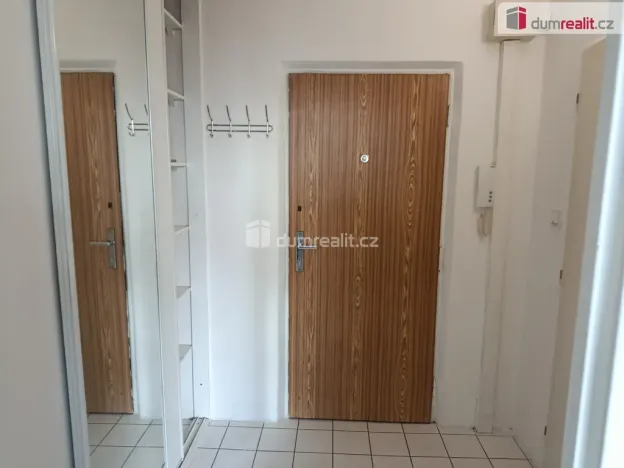 Pronájem bytu 1+kk, Praha - Kamýk, Mařatkova, 28 m2