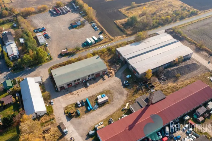 Prodej výrobních prostor, Milovice, 2255 m2