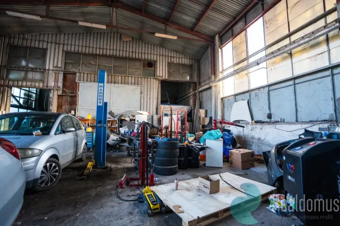 Prodej výrobních prostor, Milovice, 2255 m2