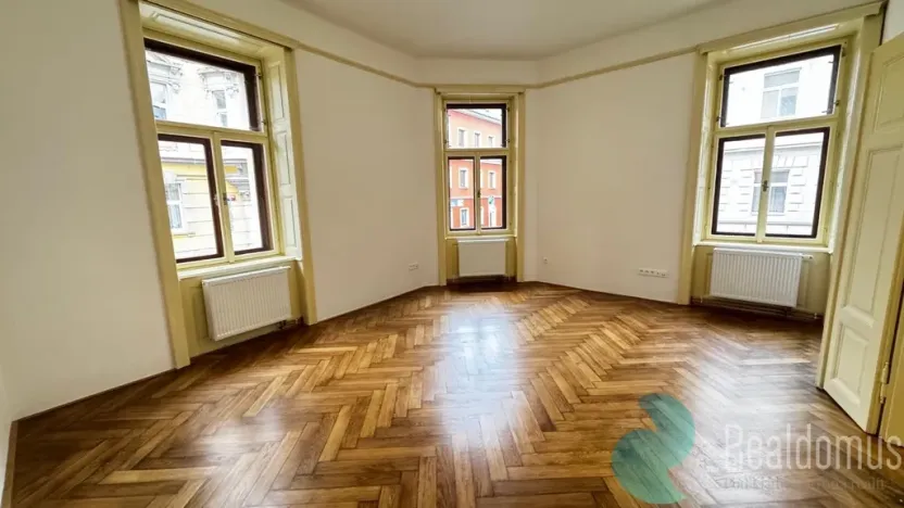 Pronájem bytu 3+kk, České Budějovice, tř. 28. října, 76 m2