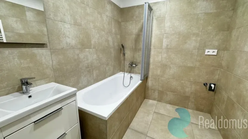 Pronájem bytu 3+kk, České Budějovice, tř. 28. října, 76 m2