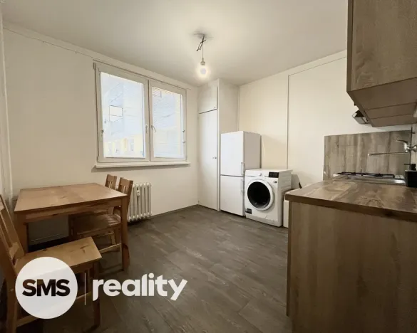 Pronájem bytu 1+1, Opava, Edvarda Beneše, 30 m2