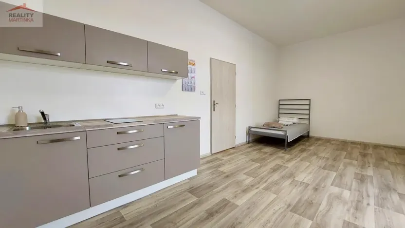 Pronájem bytu 1+kk, Valašské Meziříčí, Husova, 33 m2