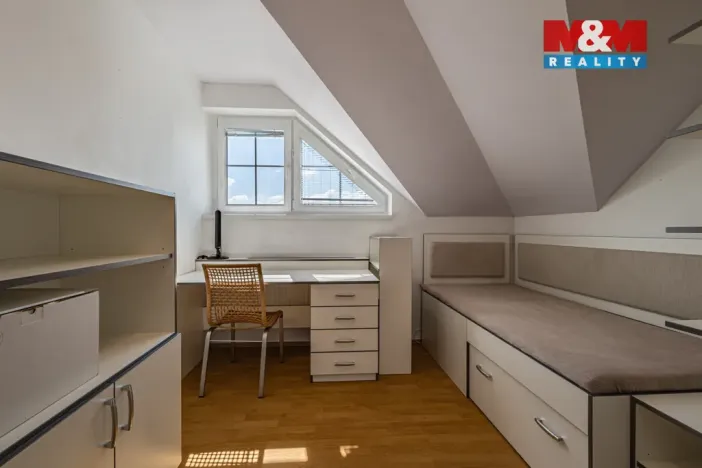 Prodej rodinného domu, Veltrusy, U Stadionu, 180 m2