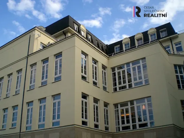 Pronájem kanceláře, Karlovy Vary, T. G. Masaryka, 133 m2