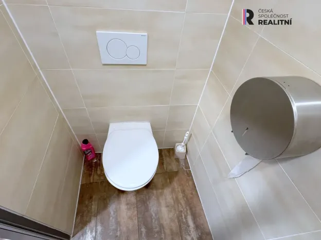 Pronájem kanceláře, Karlovy Vary, T. G. Masaryka, 110 m2