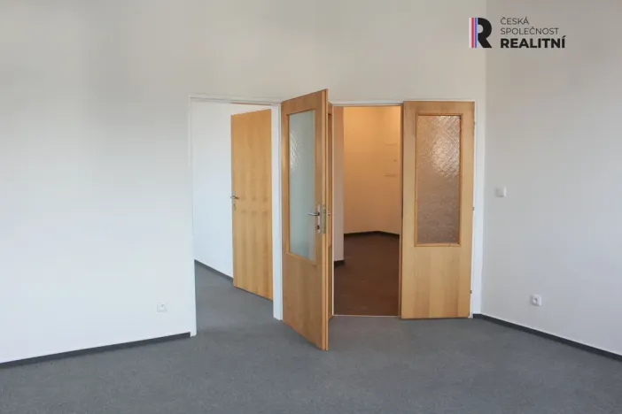 Pronájem kanceláře, Karlovy Vary, T. G. Masaryka, 42 m2