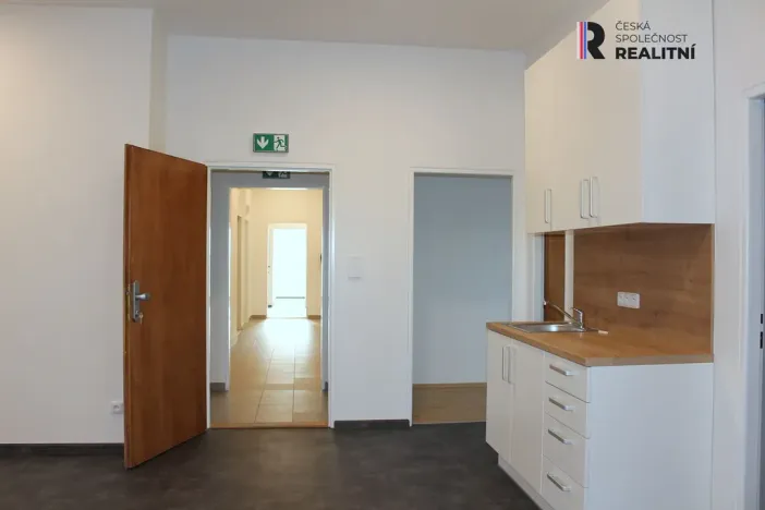 Pronájem kanceláře, Karlovy Vary, T. G. Masaryka, 42 m2