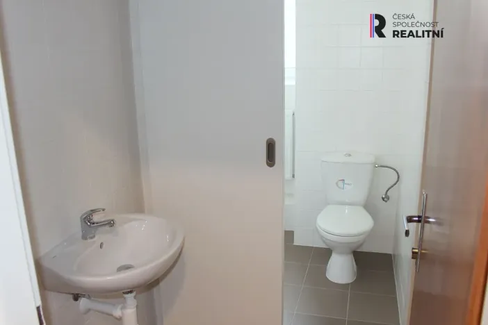 Pronájem kanceláře, Karlovy Vary, T. G. Masaryka, 42 m2