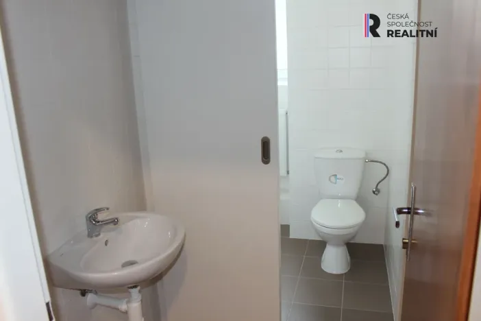 Pronájem kanceláře, Karlovy Vary, T. G. Masaryka, 28 m2