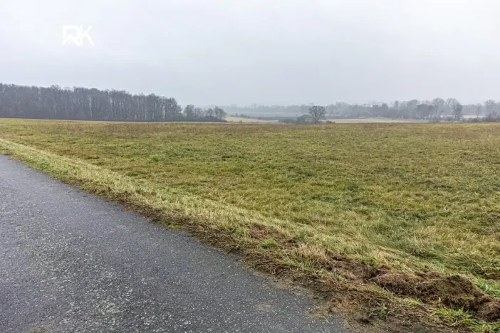 Prodej pozemku pro bydlení, Uhersko, 944 m2