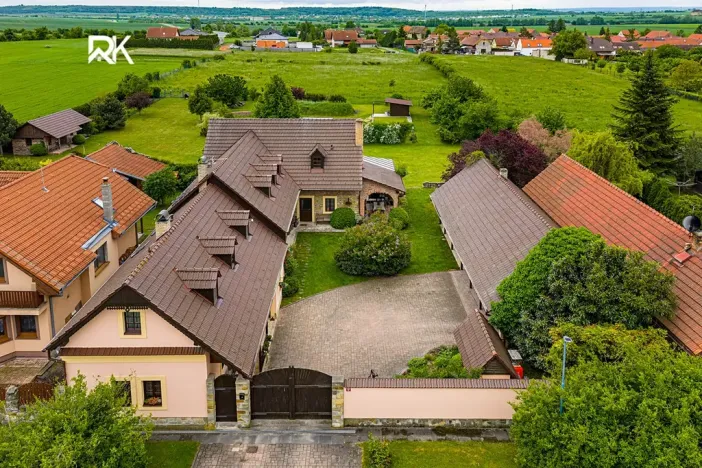 Prodej rodinného domu, Bříství, 375 m2