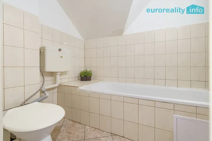 Pronájem bytu 1+kk, Nejdek, Husova, 40 m2