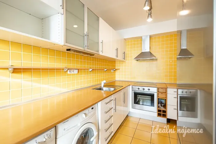 Pronájem bytu 3+1, Praha - Černý Most, Generála Janouška, 77 m2