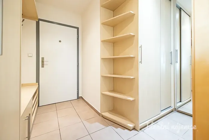 Pronájem bytu 3+1, Praha - Černý Most, Generála Janouška, 77 m2