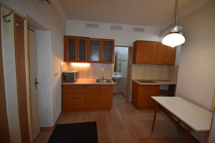 Pronájem bytu 1+1, Nejdek, náměstí Karla IV., 27 m2