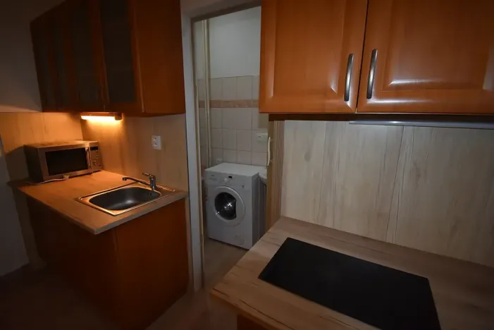 Pronájem bytu 1+1, Nejdek, náměstí Karla IV., 27 m2