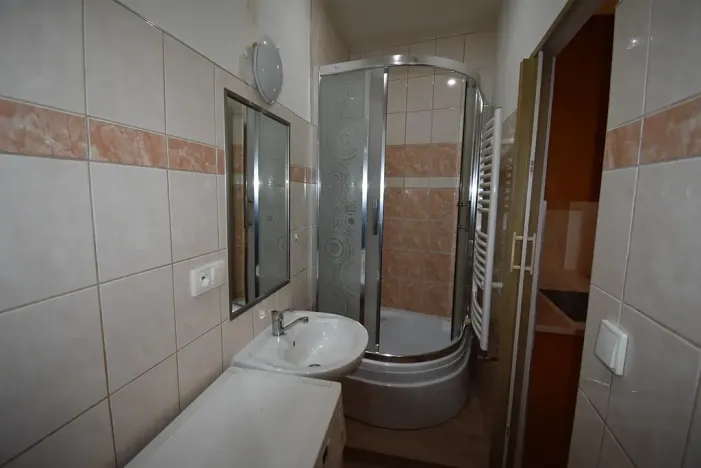 Pronájem bytu 1+1, Nejdek, náměstí Karla IV., 27 m2