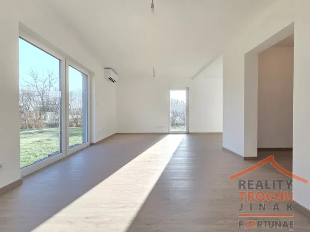 Prodej rodinného domu, Uhersko, 84 m2