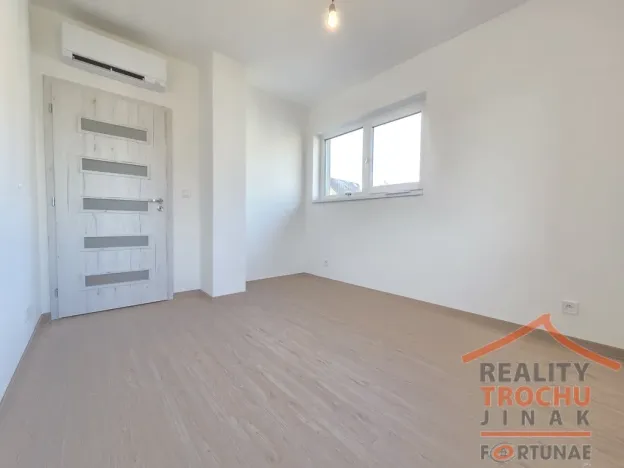 Prodej rodinného domu, Uhersko, 84 m2