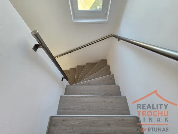 Prodej rodinného domu, Uhersko, 84 m2