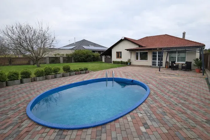 Prodej rodinného domu, Týnec nad Labem, 149 m2