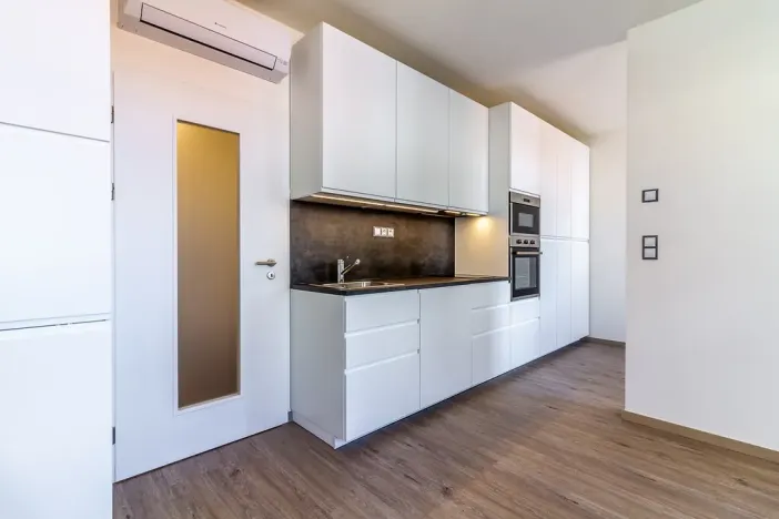 Pronájem bytu 1+kk, Praha - Nové Město, Lípová, 34 m2