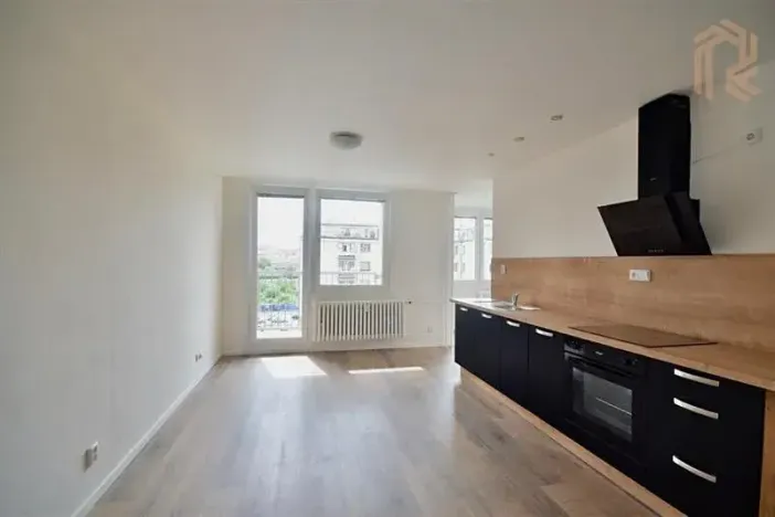 Pronájem bytu 1+kk, Praha - Holešovice, Tovární, 34 m2