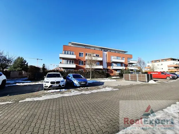 Prodej bytu 2+kk, Praha - Pitkovice, Lošáková, 67 m2