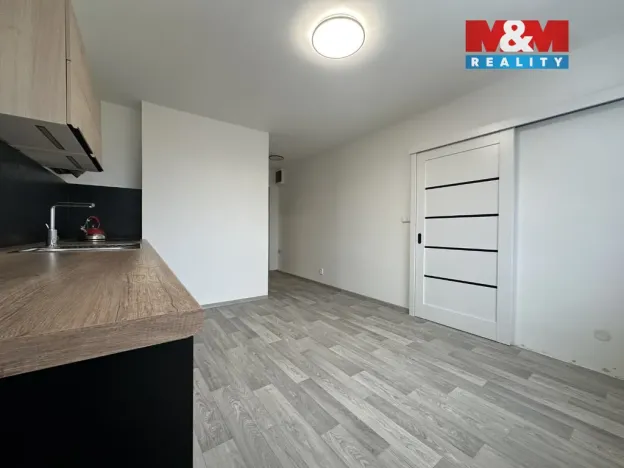 Pronájem bytu 1+1, Liberec - Liberec VI-Rochlice, Gagarinova, 36 m2