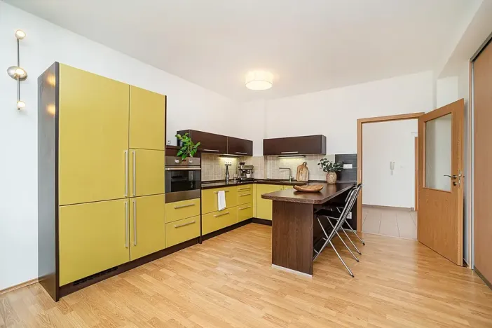 Pronájem bytu 2+kk, Praha - Řeporyje, Wiesenthalova, 59 m2