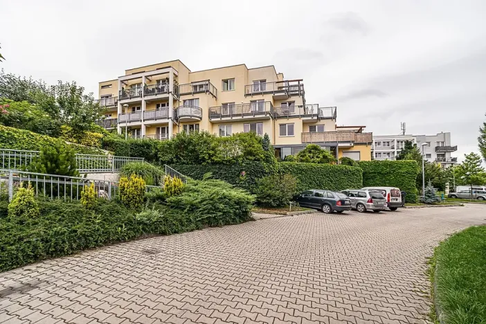 Pronájem bytu 2+kk, Praha - Řeporyje, Wiesenthalova, 59 m2