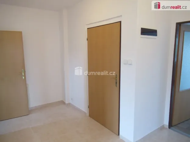 Pronájem bytu 2+1, Praha - Kobylisy, Ořechová, 65 m2