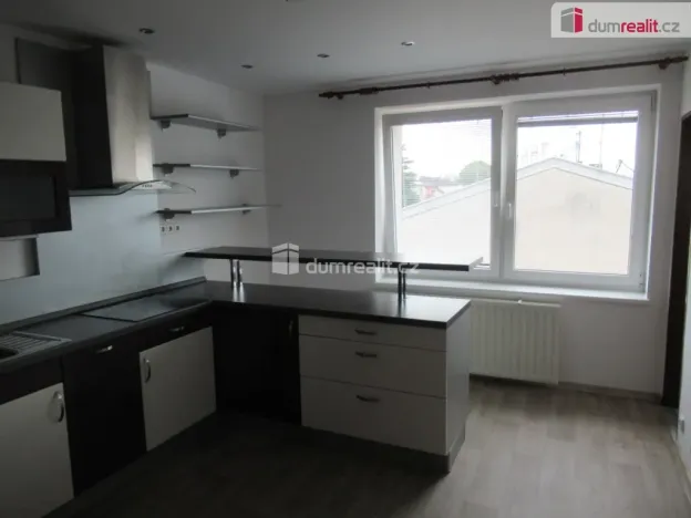 Pronájem bytu 2+1, Praha - Kobylisy, Ořechová, 65 m2