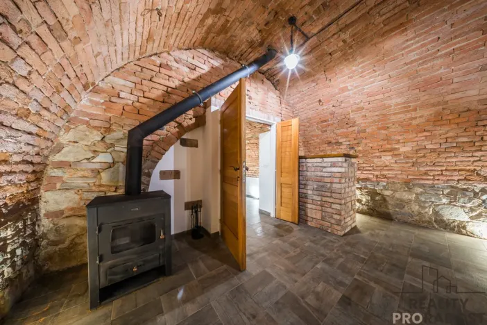 Prodej vinného sklepa, Domanín, 150 m2