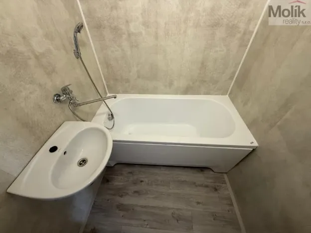 Pronájem bytu 2+1, Most, Jaroslava Vrchlického, 56 m2