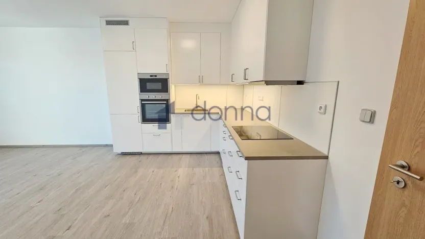 Pronájem bytu 2+kk, Praha, Stočesova, 57 m2