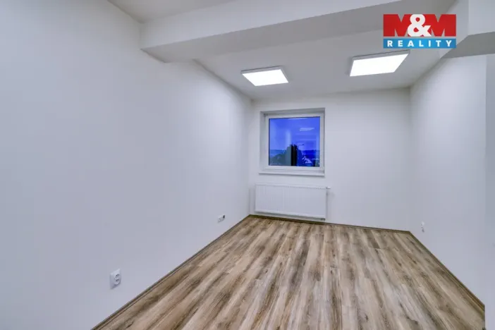 Pronájem kanceláře, Dobřany, Alšova, 47 m2