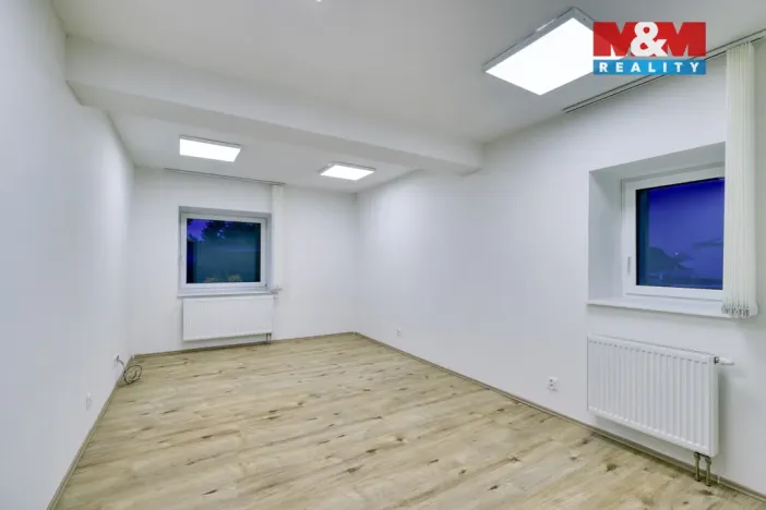 Pronájem kanceláře, Dobřany, Alšova, 55 m2