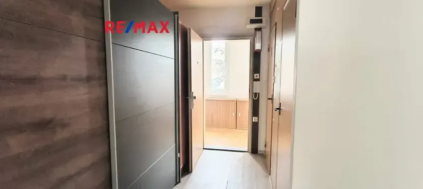 Pronájem bytu 2+kk, Praha - Střížkov, Roudnická, 43 m2